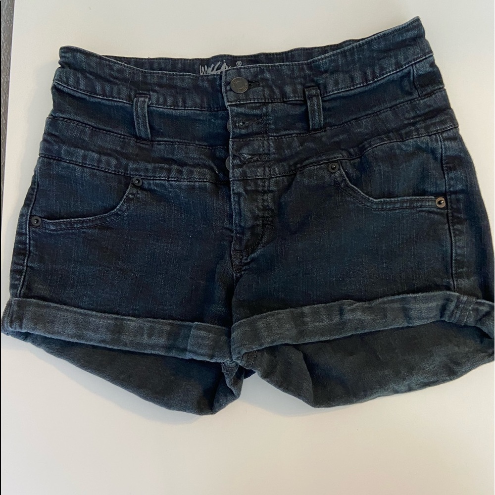 Dark blue women’s denim jean shorts